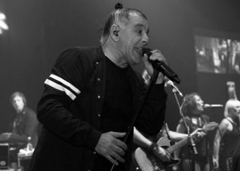 Preminuo pjevač Parnog  Valjka Aki Rahimovski