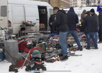 (VIDEO) Uprkos minusu radi tutinska pijaca