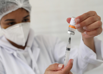 Zašto se vakcinisani i dalje zaražavaju, a stručnjaci tvrde da vakcine funkcionišu?