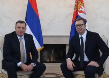 Vučić pozvao Dodika da vrati srpske predstavnike u institucije BiH