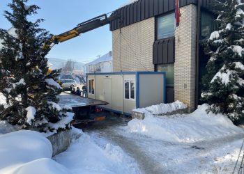 (VIDEO) Tutin: Domu zdravlja donirani rezervoari tečnog kiseonika i montažni kontejner za dječju Kovid ambulantu