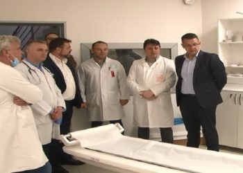 (VIDEO) Kandidat za narodnog poslanika dr. Muamer Bačevac posjetio tutinski Dom zdravlja