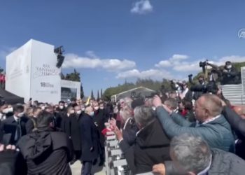 (VIDEO) Bošnjaci pozdravljaju Erdogana na Čanakaleu