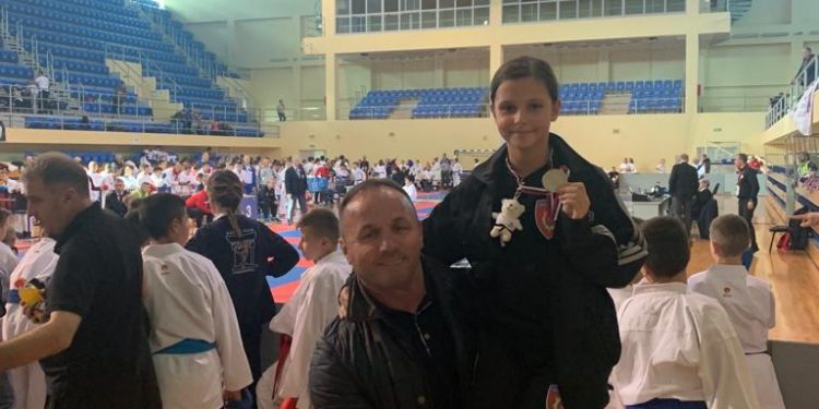 Hana Kecap porijeklom iz Tutina osvojila 2 zlatne medalje na karate turniru Beograda