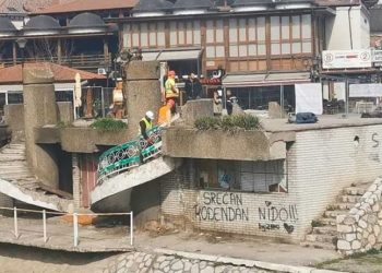 Srušen javni WC u Novom Pazaru, urediće se korito Raške