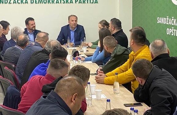 Sastanak Ljajića sa odborom SDP u Tutinu