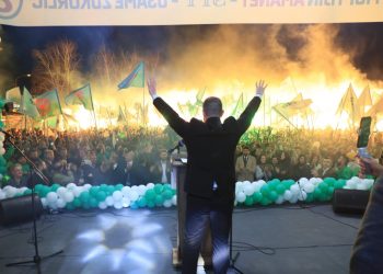 Usame Zukorlić: Mi donosimo projekte, oni samo prazna obećanja