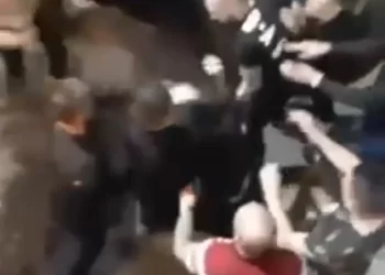 (VIDEO) Stravična tuča u Prijepolju, dva mladića u bolnici