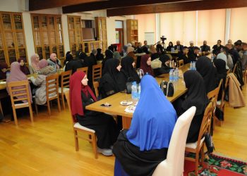 (FOTO) Najbolji studenti FIS-a u Novom Pazaru dobili stipendije