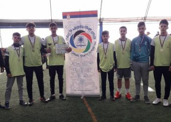 ( FOTO ) U Tutinu održan turnir osnovnih i srednjih škola u Futsalu