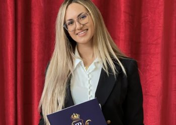 Elma Selimi iz Tutina najbolji student Medicinskog fakulteta Priština sa sjedištem u Kosovskoj Mitrovici