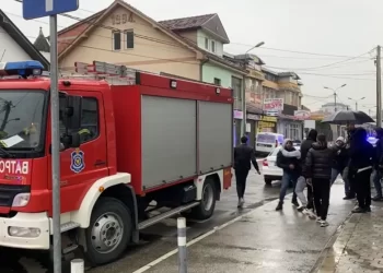 Policija neuspješno pokušala da uđe u kuću sa članom porodice, izbila tuča