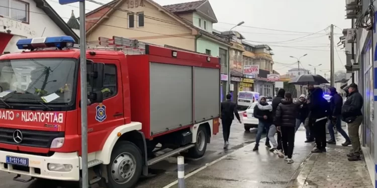Policija neuspješno pokušala da uđe u kuću sa članom porodice, izbila tuča