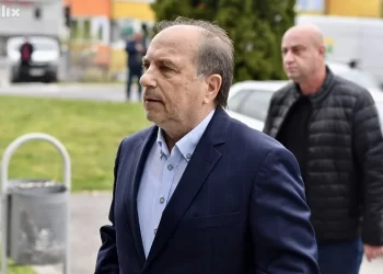 Bivši general Armije BiH Sakib Mahmuljin osuđen na 8 godina zatvora zbog zločina mudžahedina