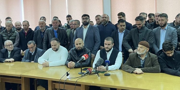 Usame Zukorlić :  Muftija Muamer  Zukorlić je otrovan, zatražićemo pokretanje istrage