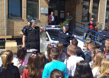 (FOTO) Tutinci predškolci obišli Policijsku stanicu
