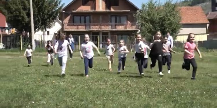 (VIDEO) U tutinskim vrtićima održan tradicionalni Proljetni kros