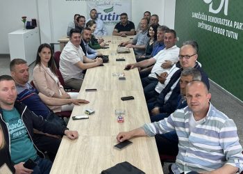 Skupštinska većina definitivno ne postoji, pozivamo na formiranje tranzicione vlasti