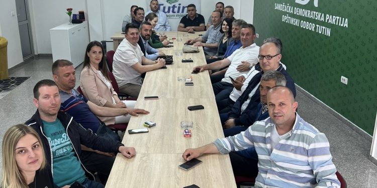 Skupštinska većina definitivno ne postoji, pozivamo na formiranje tranzicione vlasti