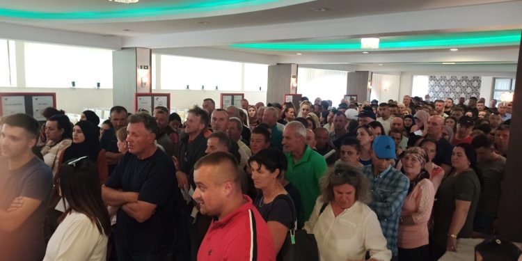 (FOTO) Velika posjećenost Sajma zapošljavanja u Tutinu