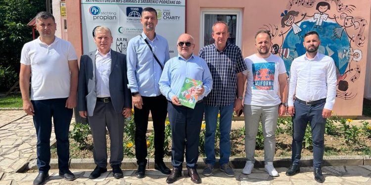 Muftija Dudić uručio donaciju udruženju EMMAUS u Srebrenici