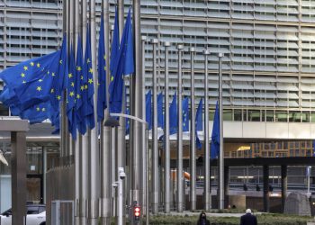 Evropski Parlament od Srbije traži uvođenje sankcija Rusiji i priznanje Kosova, Beograd najavljuje krizu