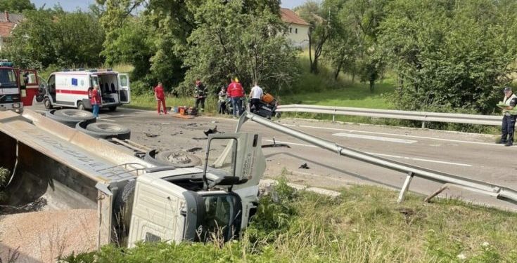Težak udes kod Raške, povrijeđeni prebačen u pazarsku bolnicu