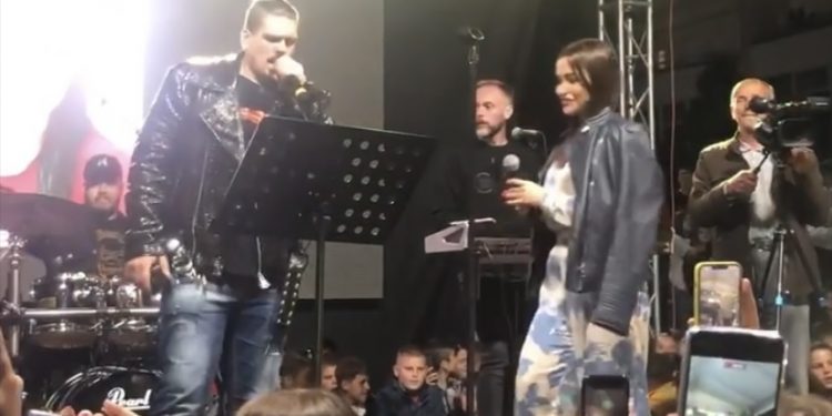 Nakon koncerta u Tutinu, Aleksandra Mladenović kod momka Isaka Šabanovića u Bijelom Polju