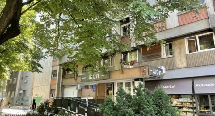 Trogodišnje dijete palo kroz prozor zgrade u Beogradu