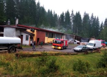 Od udara groma izgorjela fabrika namještaja u Rožaju