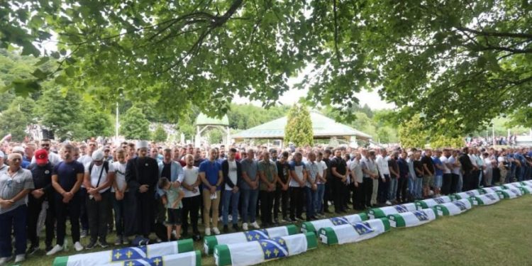 U Potočarima ukopano 50 žrtava genocida u Srebrenici