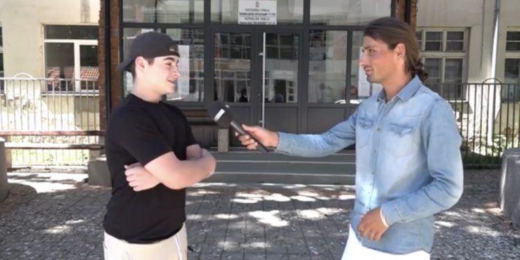 (VIDEO) Daris Hamidović, Učenik generacije u nastavi na bosanskom jeziku u O.Š. Vuk Karadžić u Tutinu