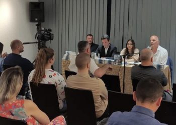 U tutinskom Domu kulture promovisana knjiga “Enes i Lucija” Ahmeda Goruždića