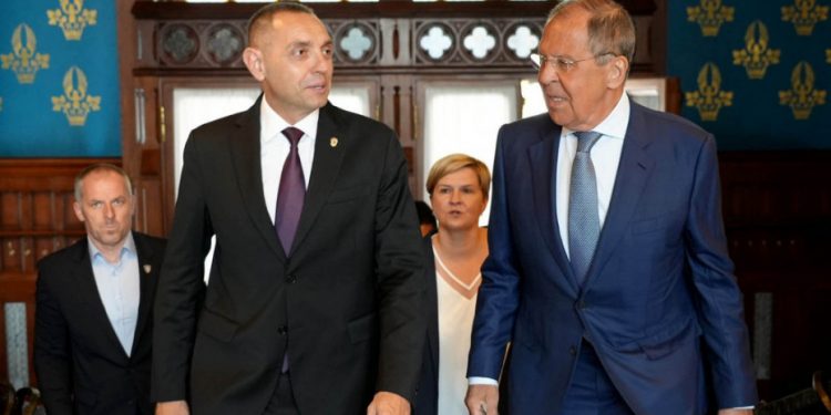 Lavrov: Vučić i Putin se čuju telefonom, upoređuju pozicije i usklađuju korake