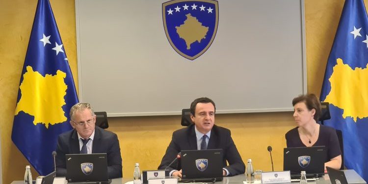 Kurti: Nema vraćanja registarskih tablica KS
