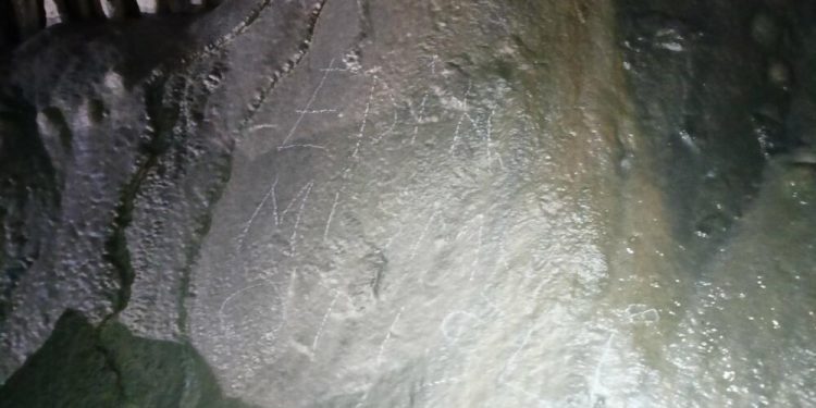 Vandali oštetili Đalovića pećinu: Potpisivali se po zidovima, odvaljivali ukrase…