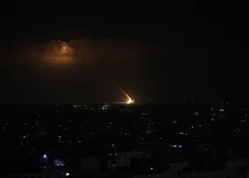 Desetine mrtvih i ranjenih u napadima na Gazu, Palestinci uzvraćaju raketiranjem Izraela