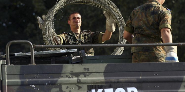 Komandant KFOR-a: Nećemo dozvoliti barikade na putevima