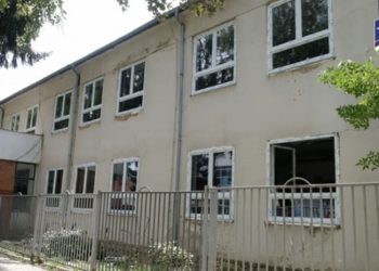 (VIDEO) Tutin: Počela zamjena stolarije u O.Š. Vuk Karadžić