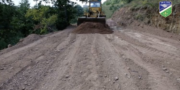 (VIDEO) Probijena nova trasa puta u tutinskom selu Lipica