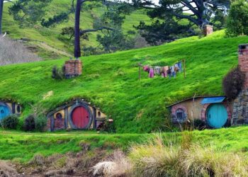 Grade Hobit selo u Bosni i Hercegovini