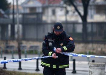 Bačene dvije bombe na kuću policajca u Podgorici, ubijen napadač