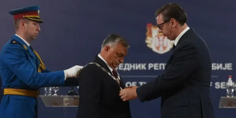 Vučić uručio orden za izuzetne zasluge mađarskom premijeru Viktoru Orbanu