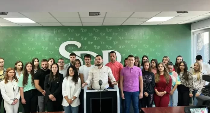 Predstavljeni kandidati Foruma mladih SDP na listi te partije za izbore za BNV