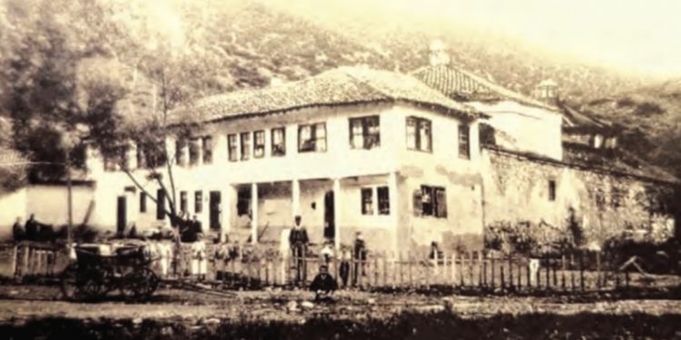 U cijelom Bosanskom ejaletu i šire pazarski pjesnik Hušui je bio poznat po pisanju tariha