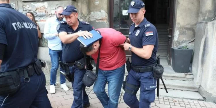 Drama u Beogradu: Ušao u zgradu u centru grada, nožem izbo sljedbenike Prve Hristove crkve