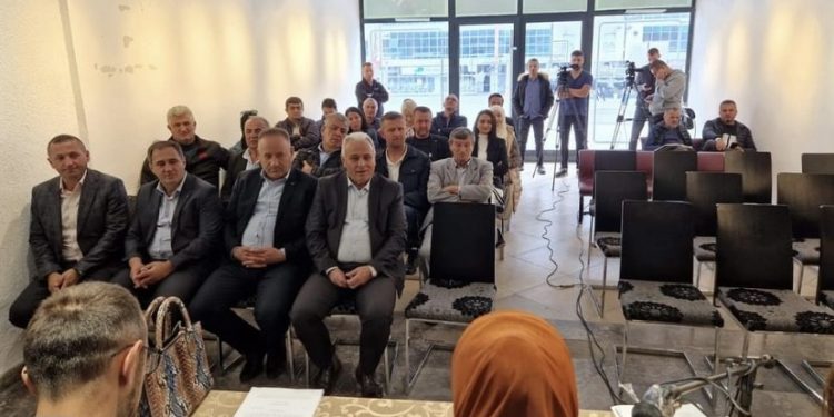 Nastavljena skupštinska “ćerancija” u Tutinu