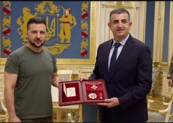 Ukrajinski predjednik odlikovao najvišim odlikovanjem tvorca turskog drona Bajraktar