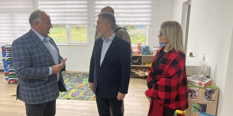 Šef odjeljenja za saradnju Delegacije EU u Srbiji Nikola Bertolini posjetio i Sjenicu