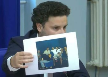 Abazović pokazao fotografiju: „Milo Đukanović sa škaljarcima“